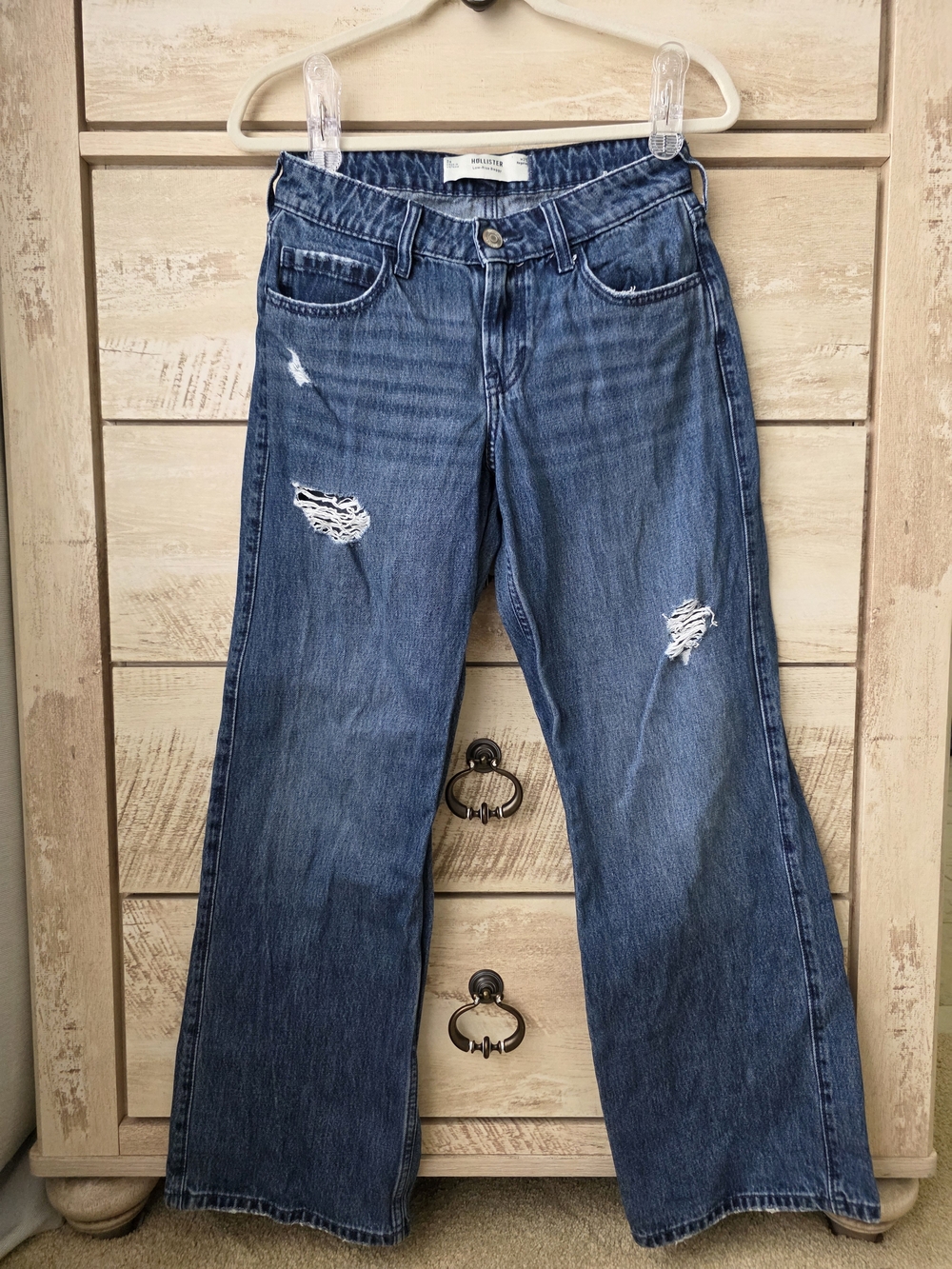 Hollister Low-rise Baggy Jeans in Medium Blue Denim